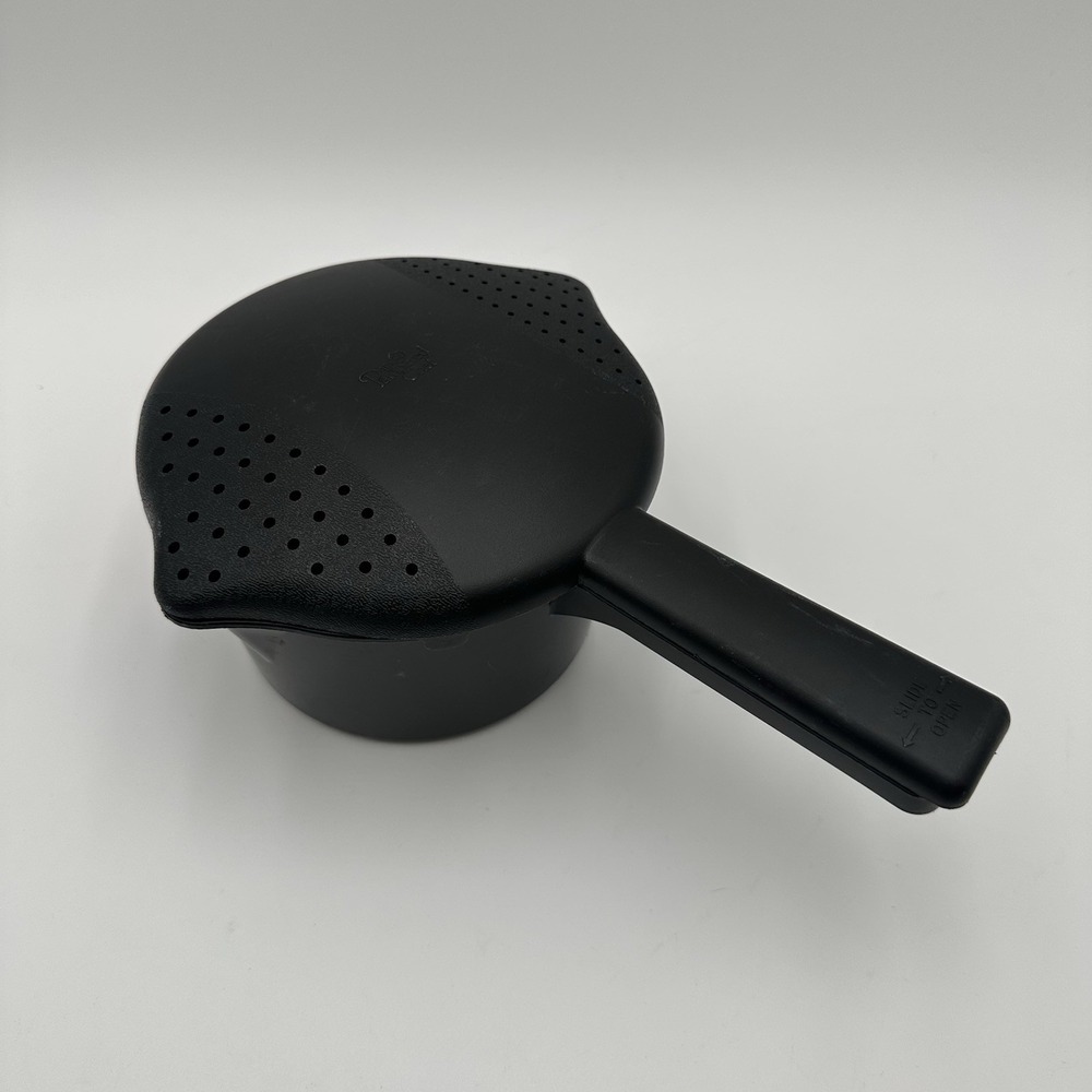 Vintage Pampered Chef 1 Qt Micro-Cooker Microwave Steamer Black USA Made